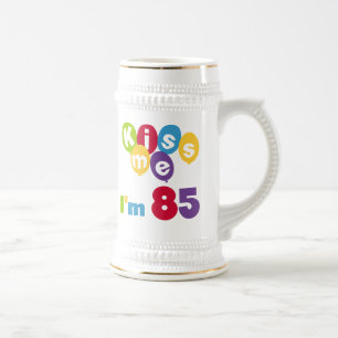 キス私は85の誕生日Tシャツとギフト ビールジョッキ