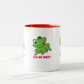 キス2回!かわいいカエルデザインコーヒーマグ。 ツートーンマグカップ (中央)
