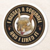 キス・ア・スクワーロ - 面白いパロディ ラウンドペーパーコースター (正面)