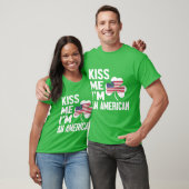 キスMeシリーズ（私はアメリカ人）男性用Tシャツ Tシャツ (ユニセックス)