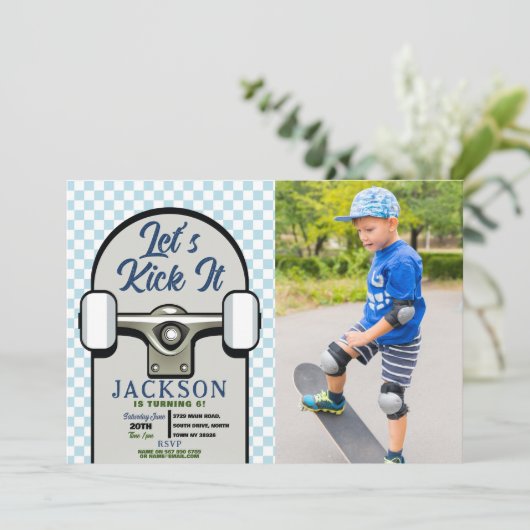 キックイットスケートボード誕生日ボーイズ青写真 招待状 (スタンド正面)
