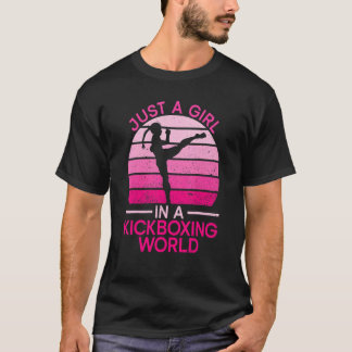 キックボクシングの世界のマテリアルアーツの女の子K Tシャツ
