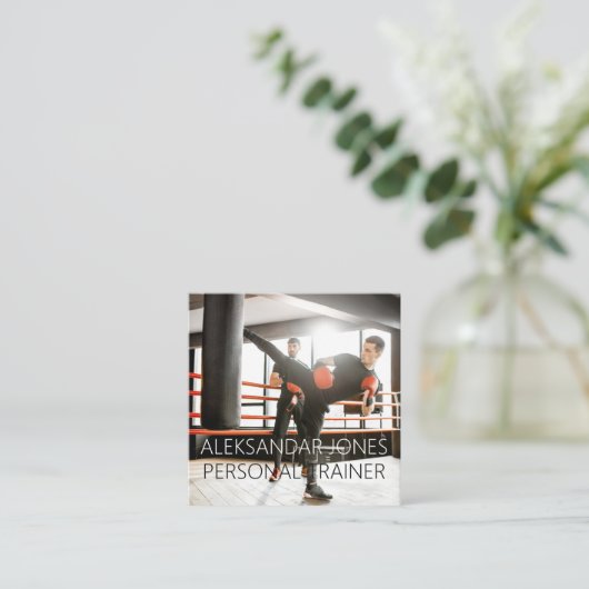 キックボクシングジムスポーツフィットネスパーソナルトレーナー スクエア名刺 (スタンド正面)