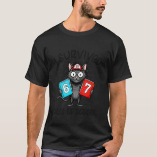 キッズのための67日間の学校猫ミームを生き延びた面白い Tシャツ
