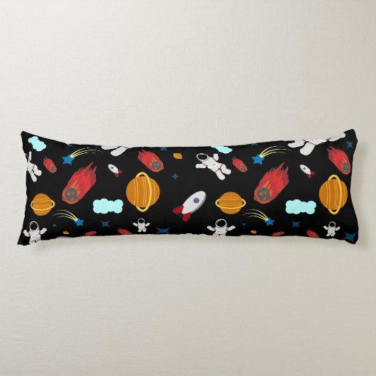 キッズアウタースペース&宇宙飛行士パターン ボディピロー (正面)