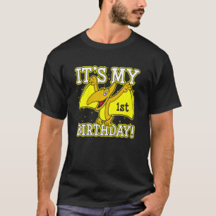 キッズキッズ私の最初の誕生日イエロープテロダクティルC Tシャツ