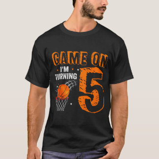 キッズゲーム私は5バスケットボール5誕生日を回している Tシャツ
