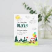 キッズゴルフ誕生日による私たちの小さなゴルファーのカートのスイング ポストカード (スタンド正面)