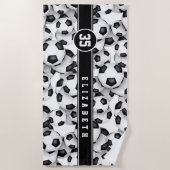 キッズサッカーボールのパタパーソナライズされたーン ビーチタオル (正面)