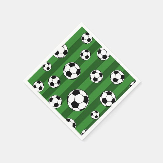 キッズサッカーボールのパターン緑のストライプ誕生日 スタンダードカクテルナプキン (角)