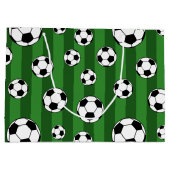 キッズサッカーボールのパターン緑のストライプ誕生日 ラージペーパーバッグ (裏面)