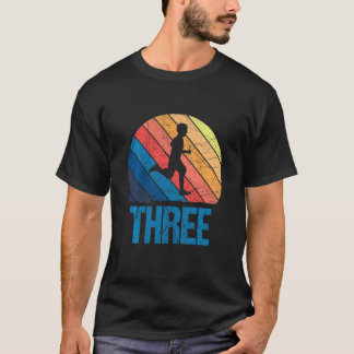 キッズサードバースデーレトロランナージョギング3歳 Tシャツ