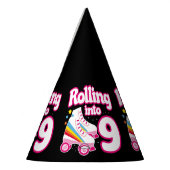 キッズスケートパーティー- 9th誕生日 – ローラースケートで滑る パーティーハット (左)