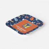 キッズスポーツパターンブルー&オレンジ誕生日写真 ペーパープレート (傾斜あり)