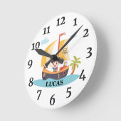 キッズパーソナライズされたキュート海賊船アホイ・マテイ ラウンド壁時計 (傾斜)