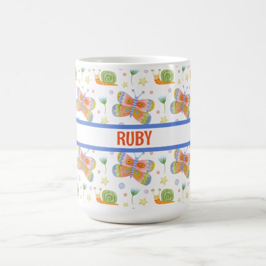キッズパーソナライズされたスカタツムリとバタフライパターン（の模様が）ある コーヒーマグカップ (中央)