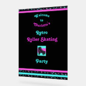 キッズパーソナライズされたレトロスケートで滑るパーティーウェルカムサイン アクリルサイン (傾斜)