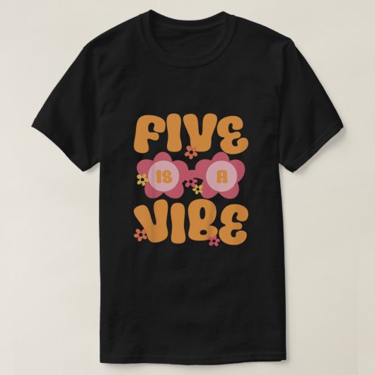 キッズファイブはVibe Groovy 5番目の誕生日テーマFift Tシャツ (デザイン正面)