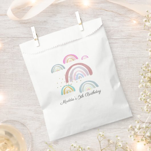 キッズレインボーバースデーパーティーの好意バッグ フェイバーバッグ (クリップ留めされた状態)