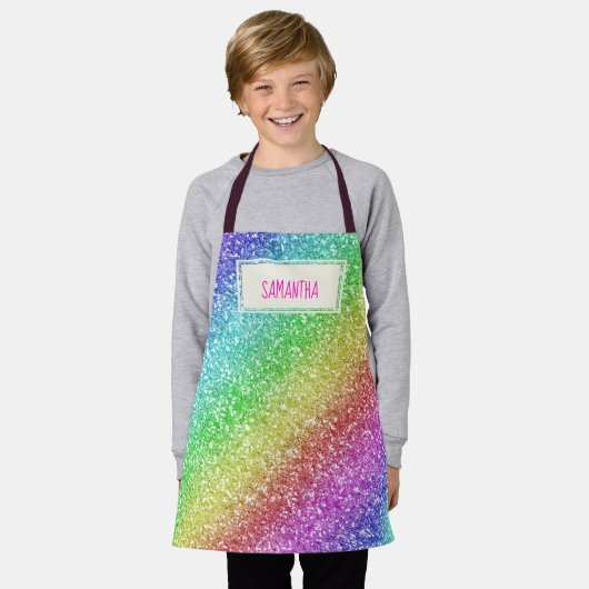 キッズ名前をカスタムするレインボーグリッターエプロン エプロン (着用した状態)