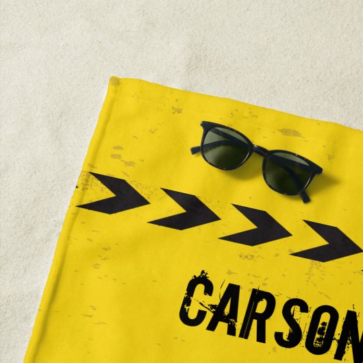 キッズ建築車カスタム両イエローボーイズ ビーチタオル (インサイチュ)