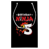 キッズ忍者誕生日パーティーギフト – 5歳 スモールペーパーバッグ (裏面)