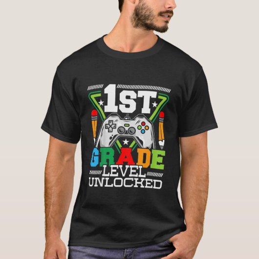 キッズ1年生レベルのロック解除 – 学校の最初の日 Tシャツ (正面)