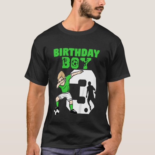 キッズ3歳の誕生日サッカー3歳サッカー選手 Tシャツ (正面)