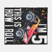 キッズ5歳5誕生日少年モンスタートラックCa フリースブランケット (正面(横))