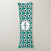 キッズ·グリーン·サッカー·ボール·パタパーソナライズされたーン ボディピロー (正面縦)