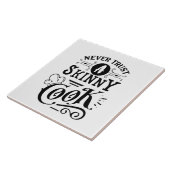 キッチンおもしろいスキニー調理師ワードアート タイル (側面)