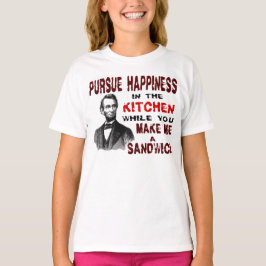 キッチンで幸せを追求する Tシャツ