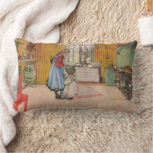 キッチンの女の子(クラシックスウェーデン美術) ランバークッション (ブランケット)