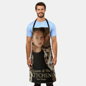 キッチンの現代の女王 フォト ネーム エプロン (着用した状態)