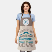 キッチンはラブモノグラムギフトで味付け エプロン (着用した状態)