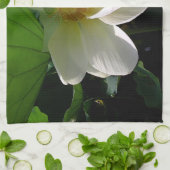 キッチンタオルと繊細な白い蓮の花 キッチンタオル (折り畳み)