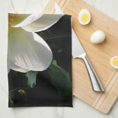 キッチンタオルと繊細な白い蓮の花 キッチンタオル (四つ折り)