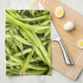キッチンタオルの上の緑の豆 キッチンタオル (四つ折り)