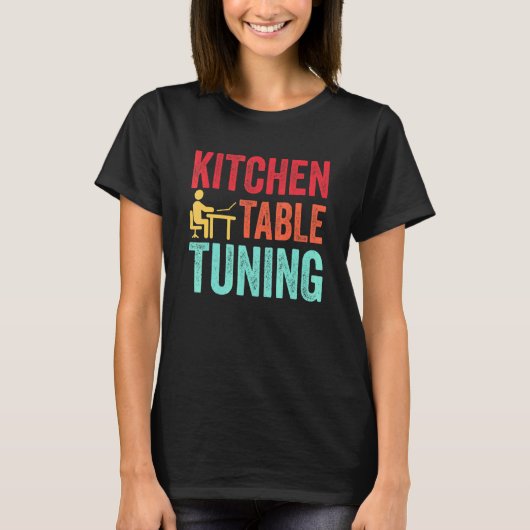 キッチンテーブルチューニンおもしろいグ Tシャツ (正面)