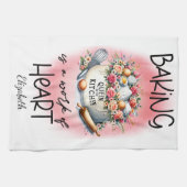 キッチンパーソナライズされたピンクフローラの女王 キッチンタオル (横)