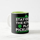 キッチン・ピクルボールに近遊付かない ツートーンマグカップ (正面左)