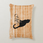 キッテンモノグラムシナモンベージュ色質感 アクセントクッション (裏面(縦))