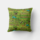 キツネが付いている木製のバッジの景色の枕 クッション (裏面)