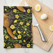 キツネとバターカップの黒 キッチンタオル (四つ折り)