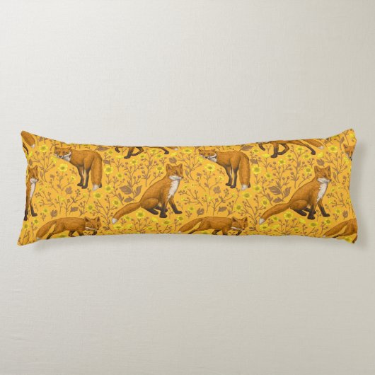 キツネとバターカップをオレンジ色に ボディピロー (正面)