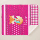 キツネのカブとスカーフアートの名前ピンク白 シェルパブランケット (正面(横))