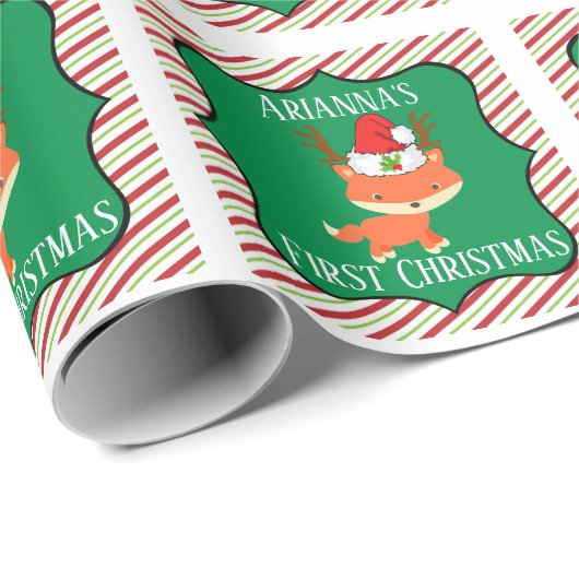 キツネの身に着けているトナカイのサンタの帽子の初めてのクリスマス ラッピングペーパー (ロールコーナー)