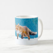 キツネは冬。赤狐、禿鷹、鼻水 コーヒーマグカップ (正面右)