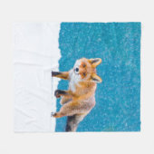 キツネは冬。赤狐、禿鷹、鼻水 フリースブランケット (正面(横))