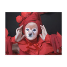 キツネは赤い婦人だ